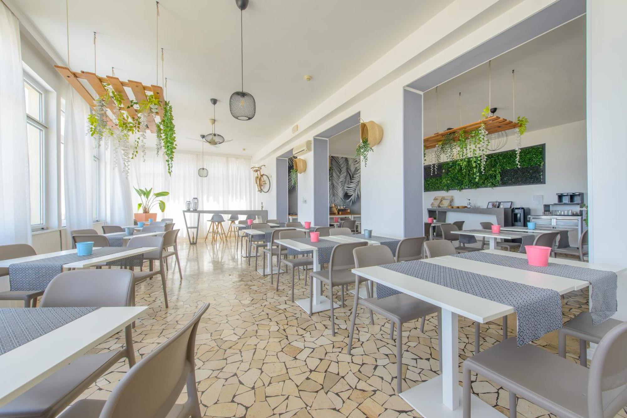 Nautic Beach Hotel Rimini Exterior photo